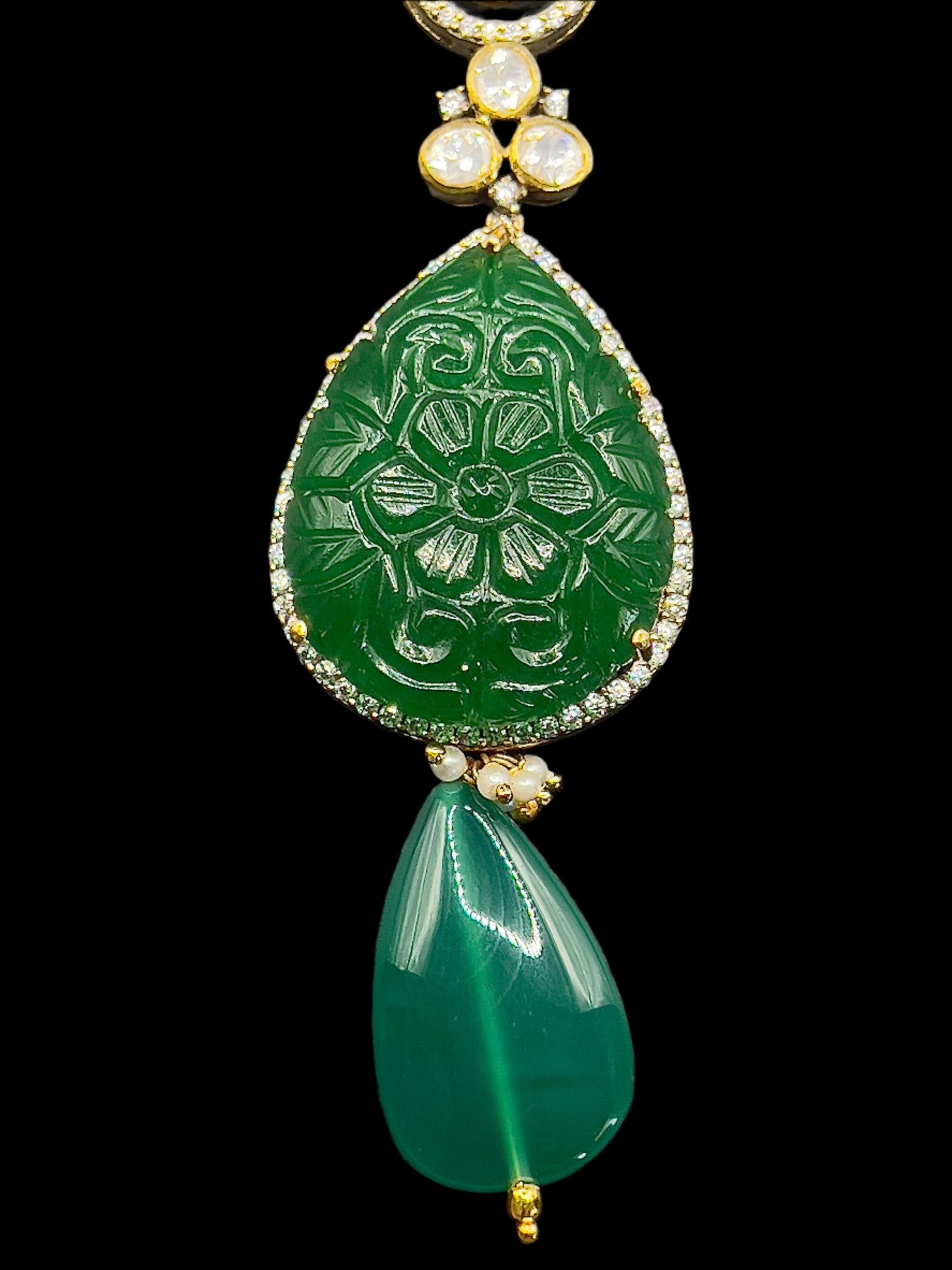 Moissanite "Pear Shaped" Adjustable Set With Carved Stone